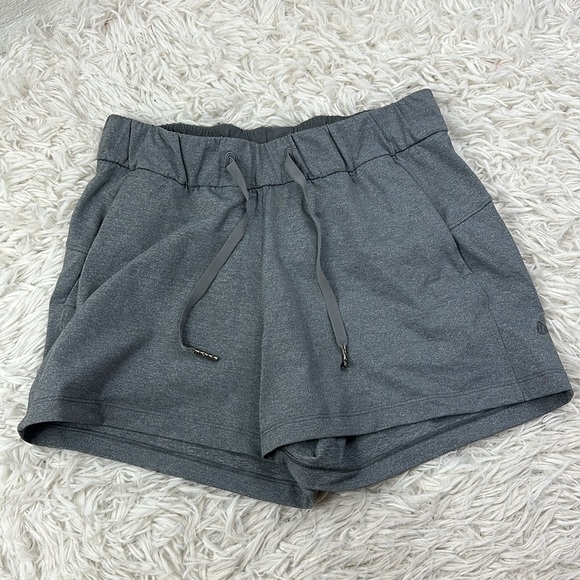 Lululemon On The Fly Short *2.5" Heathered Slate - Picture 1 of 6